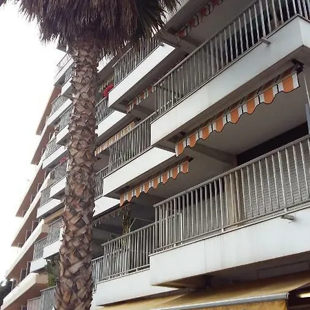 Studio Porte De France Μεντόν